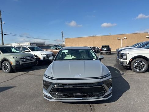 New 2026 Hyundai Sonata SEL image 2