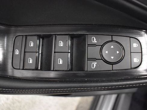 Used 2025 Nissan Rogue SV image 21