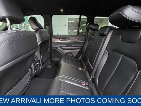 Used 2024 Jeep Grand Cherokee Limited w/ Black Appearance Package image 13