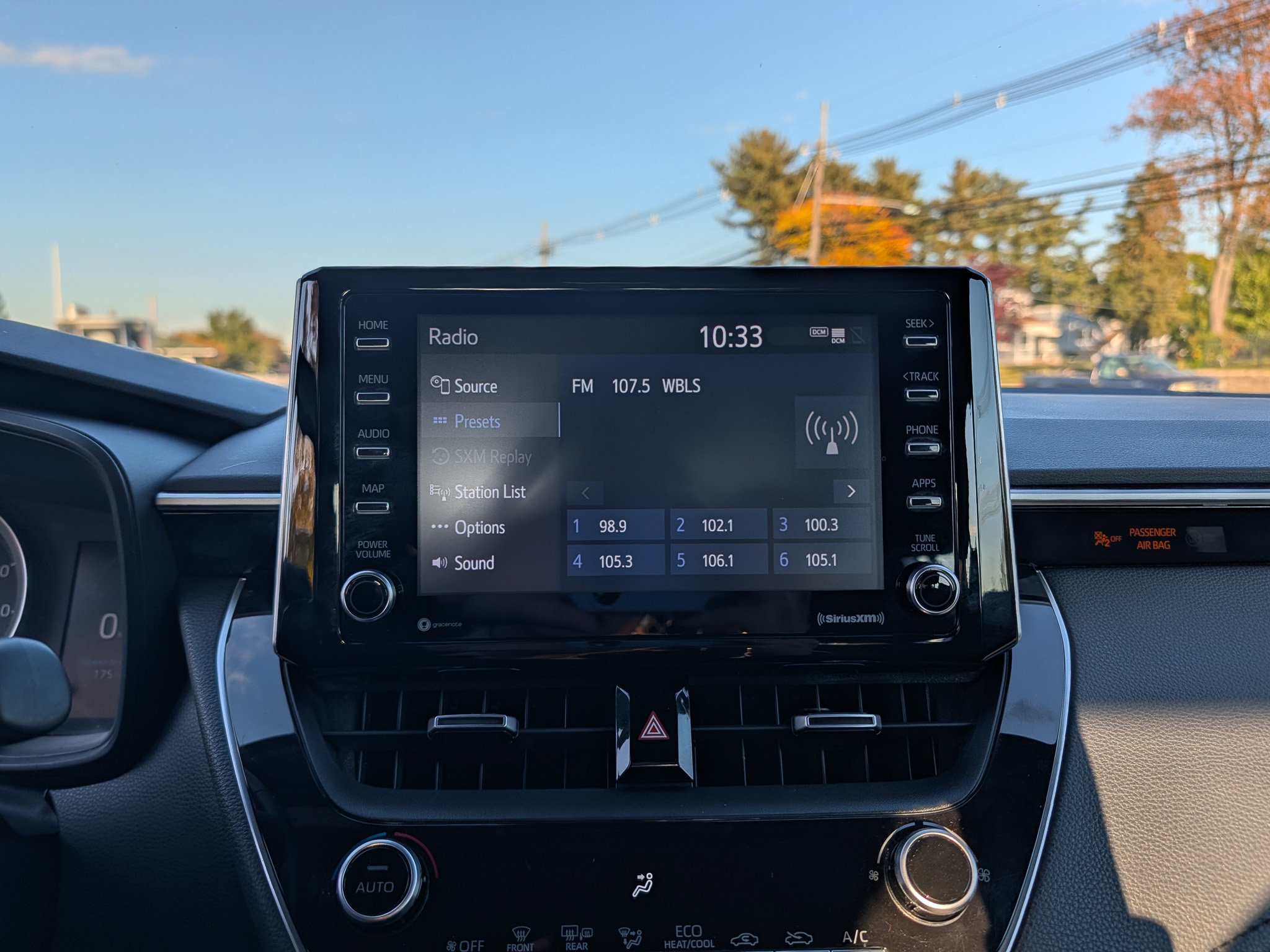 Used 2021 Toyota Corolla SE FWD image 24