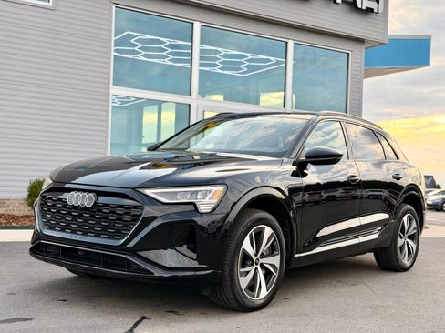 Used 2024 Audi Q8 e-tron Premium AWD/4WD image 13