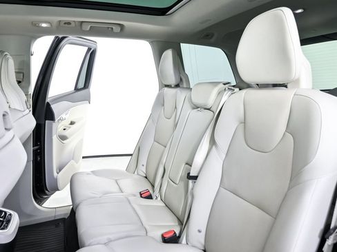 Certified 2023 Volvo XC90 B6 Plus AWD/4WD image 23