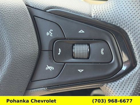 Used 2025 Chevrolet Trax LT FWD image 13