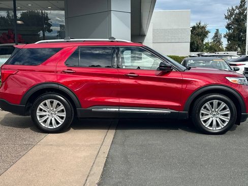 Used 2021 Ford Explorer Limited w/ Hybrid Equipment Group 310A AWD/4WD image 3