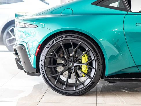 Used 2026 Aston Martin V8 Vantage Coupe RWD image 11