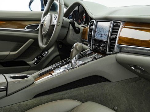 Used 2011 Porsche Panamera S image 23