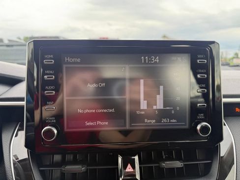 Used 2020 Toyota Corolla LE FWD image 12