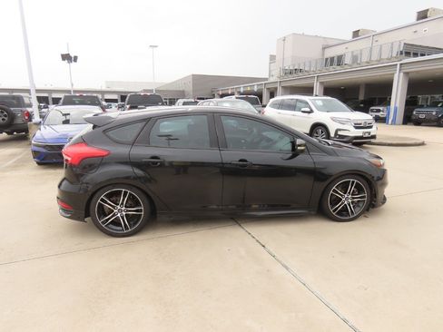 Used 2015 Ford Focus ST FWD image 10