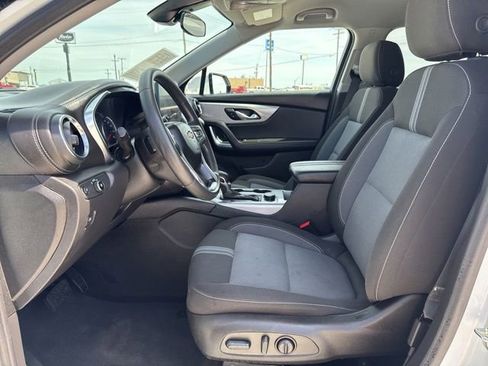 Used 2025 Chevrolet Blazer LT image 2