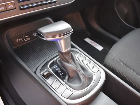 Used 2024 Hyundai Kona SEL image 27