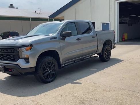 Used 2024 Chevrolet Silverado 1500 Custom Trail Boss w/ LPO, Dark Essentials Package AWD/4WD image 4