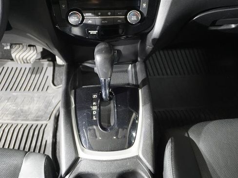 Used 2014 Nissan Rogue SL image 18