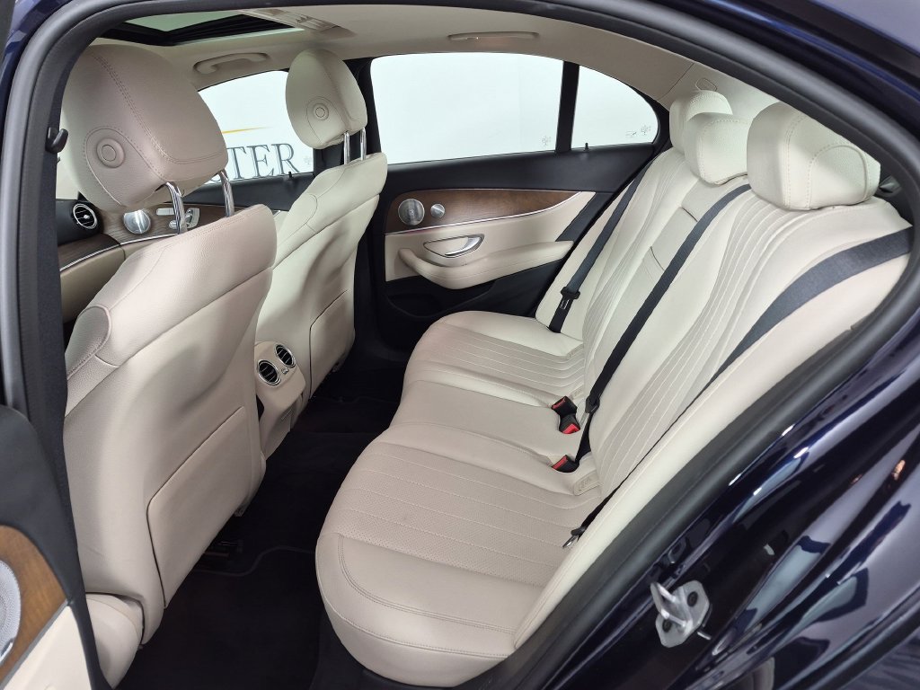 Used 2020 Mercedes-Benz E 350 4MATIC Sedan w/ Parking Assistance Package image 32