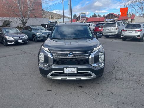 Used 2024 Mitsubishi Outlander SE image 10