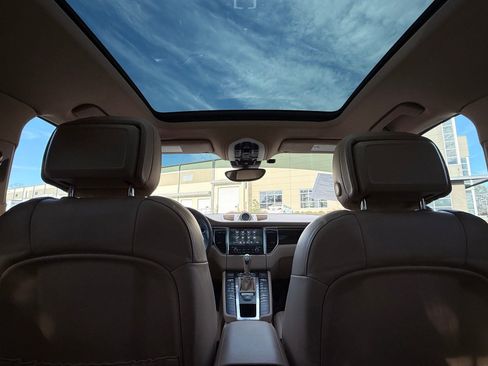 Used 2017 Porsche Macan S image 34