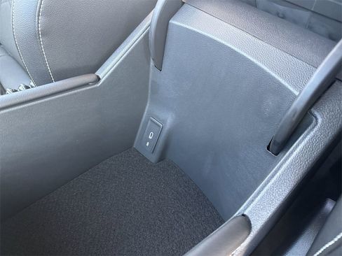 New 2026 Volkswagen Atlas SE image 40