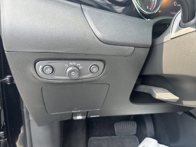Used 2023 Buick Encore GX Essence w/ Experience Buick Package FWD image 17