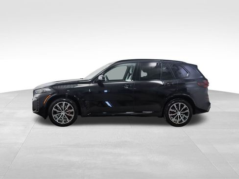 New 2026 BMW X5 xDrive40i w/ M Sport Package AWD/4WD image 2