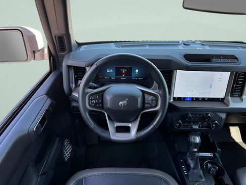 Used 2025 Ford Bronco Outer Banks AWD/4WD image 7