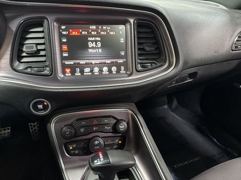 Used 2016 Dodge Challenger R/T image 20