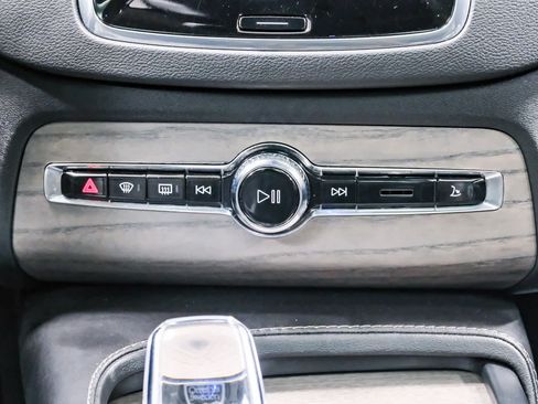 Used 2022 Volvo XC90 T8 Inscription w/ Advanced Package AWD/4WD image 17