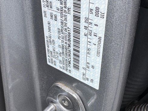 Used 2021 Ford Escape SE w/ Convenience Package image 24