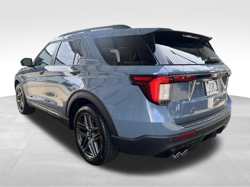 Used 2025 Ford Explorer ST w/ Sun And Sound Package AWD/4WD image 8