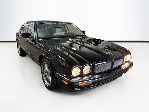 Used 1999 Jaguar XJ8 image 3