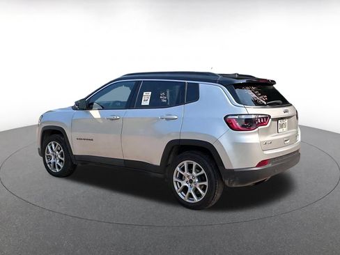 Used 2025 Jeep Compass Limited AWD/4WD image 11