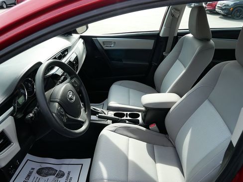 Used 2016 Toyota Corolla LE FWD image 10