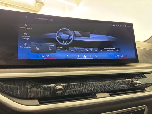 Certified 2024 BMW X5 xDrive40i w/ M Sport Package image 23