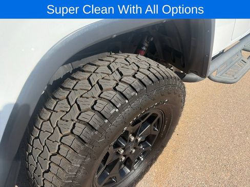 Used 2020 Jeep Gladiator Rubicon AWD/4WD image 12