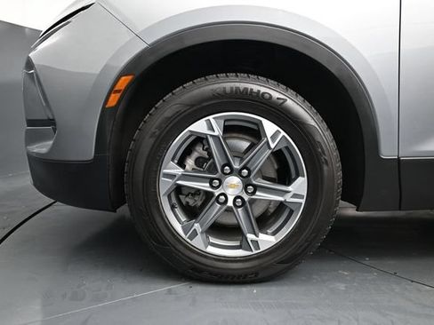 Used 2025 Chevrolet Blazer LT FWD image 15