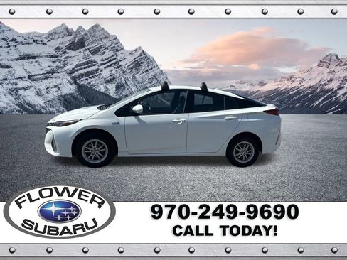 Used 2018 Toyota Prius Prime Plus w/ Carpet Mat Package image 4