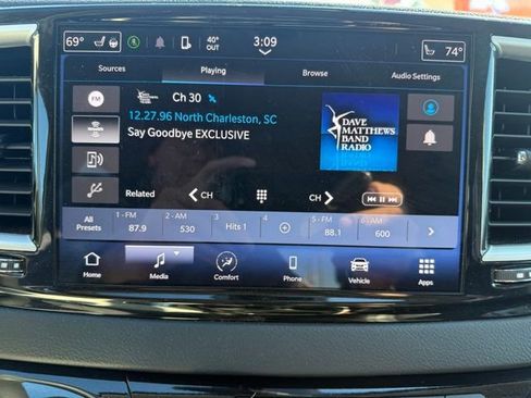 Certified 2024 Chrysler Pacifica Touring-L FWD image 20
