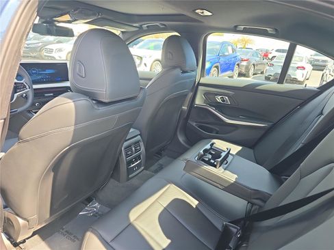 Used 2025 BMW 330i Sedan image 12