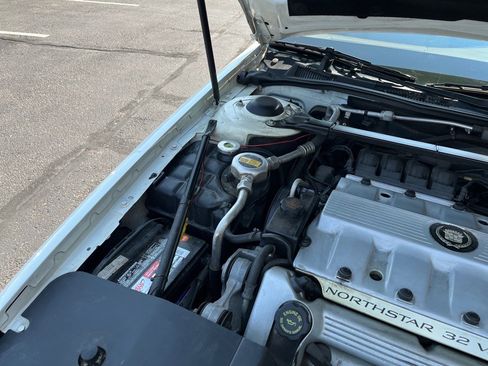 Used 1994 Cadillac Seville SLS image 30