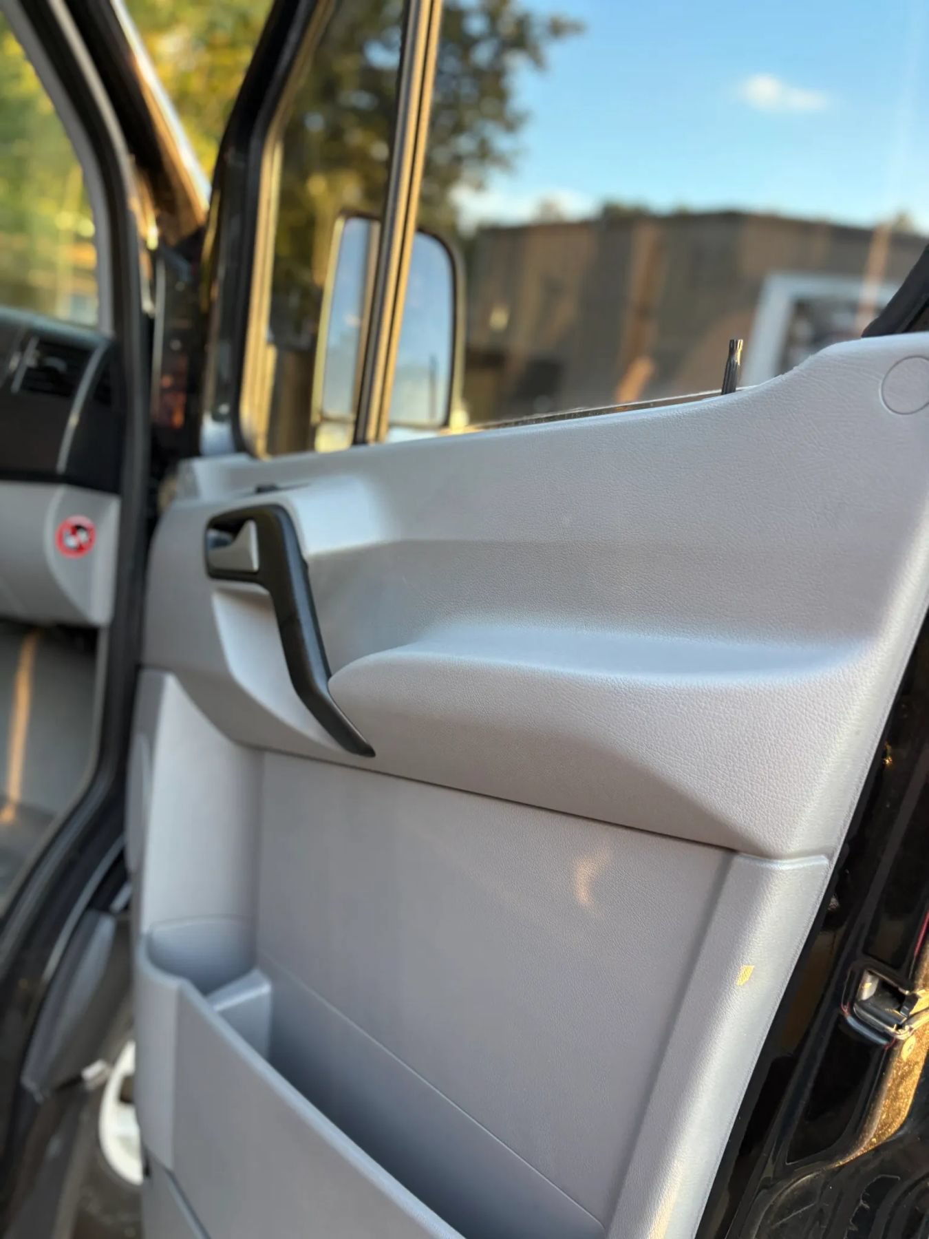 Used 2015 Mercedes-Benz Sprinter 2500 image 31
