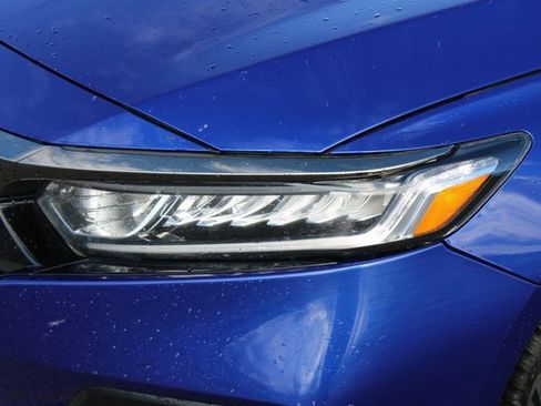 Used 2019 Honda Accord Sport image 11