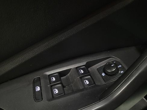 Used 2019 Volkswagen Jetta R-Line FWD image 27