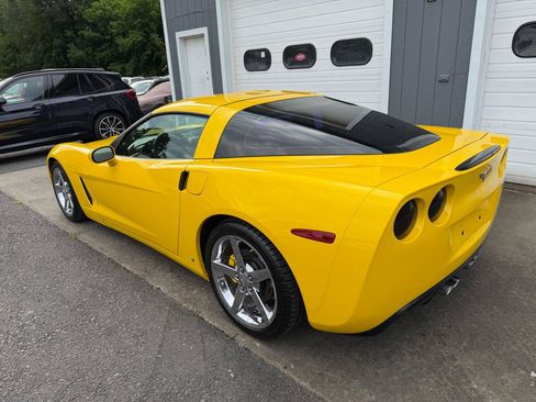 Used 2006 Chevrolet Corvette Coupe w/ Preferred Equipment Group RWD image 9