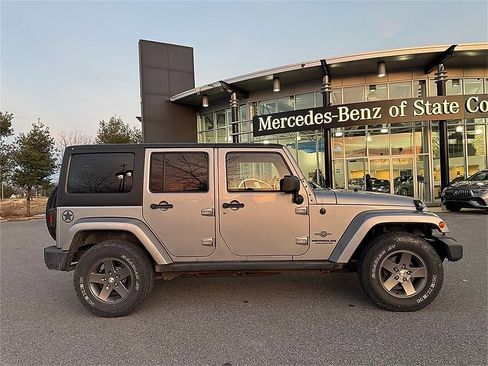 Used 2013 Jeep Wrangler Unlimited Freedom Edition image 3