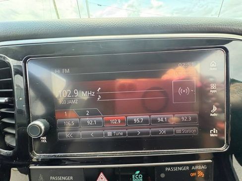 Used 2019 Mitsubishi Outlander SEL AWD/4WD image 23