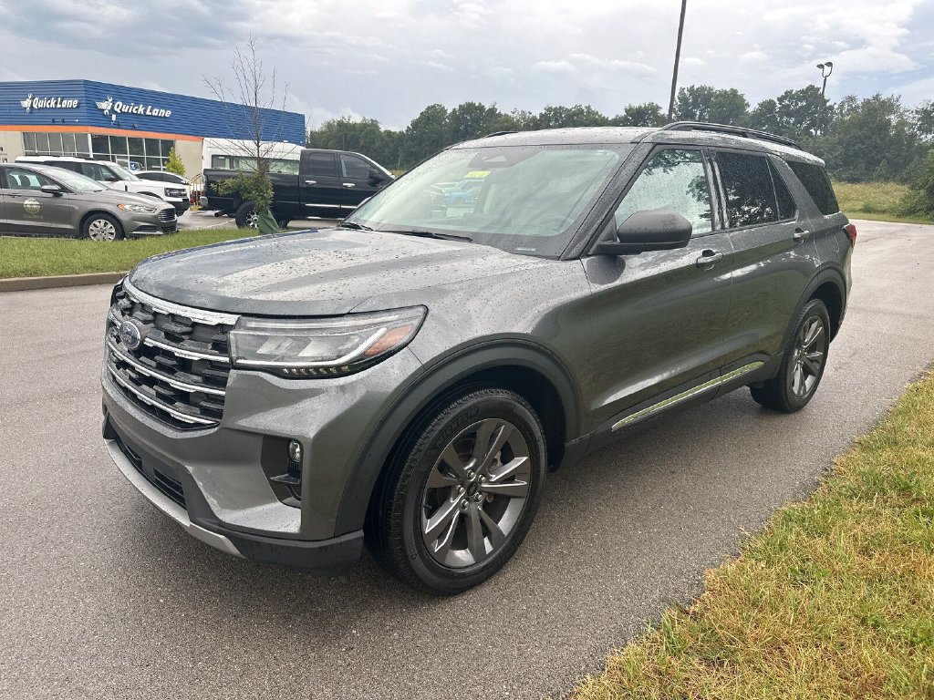 Used 2025 Ford Explorer Active w/ Active Comfort Package AWD/4WD image 4