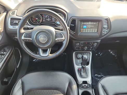 Used 2018 Jeep Compass Latitude w/ Popular Equipment Group AWD/4WD image 11