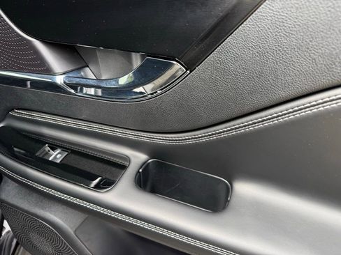 Used 2025 Lincoln Corsair AWD image 39