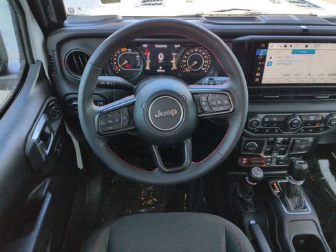 Used 2024 Jeep Wrangler Unlimited Rubicon w/ Technology Group AWD/4WD image 15