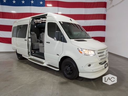 Used 2022 Mercedes-Benz Sprinter 3500 image 27