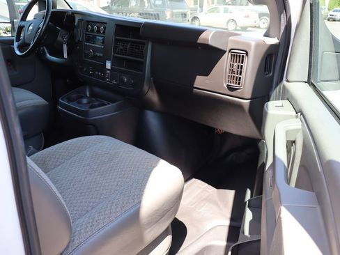 Used 2022 Chevrolet Express 3500 w/ Power Convenience Package RWD image 32