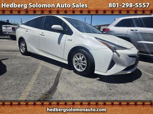 Used 2016 Toyota Prius Four FWD image 1